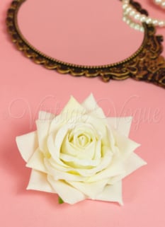 Forever Fifties Fermaglio per capelli con fiore di rosa retrò vintage in velluto bianco crema
