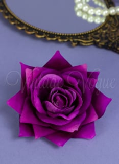 Forever Fifties Fermaglio per capelli con fiore di rosa retrò vintage in velluto viola
