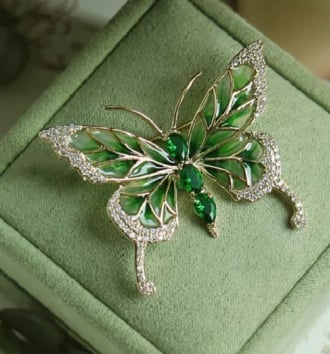 broches