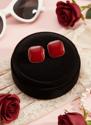 Vintage stud earrings, retro stud earrings, vintage earrings for women, retro earrings for women, burgundy earrings, red stud earrings for women, vintage Schmuck, retro Schmuck, Modeschmuck for women, Statement, Schmuck, rockabilly Schmuck, pin-up Schmuck, 50s Schmuck, elegant earrings, square stud earrings, burgundy Schmuck, vintage accessories, retro accessories for women, Schmuck, vintage earrings, burgundy red