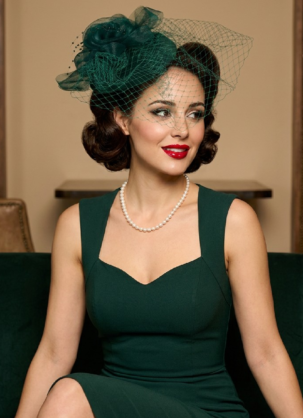 Green Fascinator, Women's Vintage Fascinator, Pillbox Hat, Women's Vintage Hat, Women's Wedding Fascinator, Elegant Headpiece, Women's Festive Fascinator, 1950s Fascinator, 1940s Hat, Women's Rockabilly Fascinator, Vintage Wedding Hat, Cocktail Hat, Women's Green Fascinator, Banned Retro Fascinator