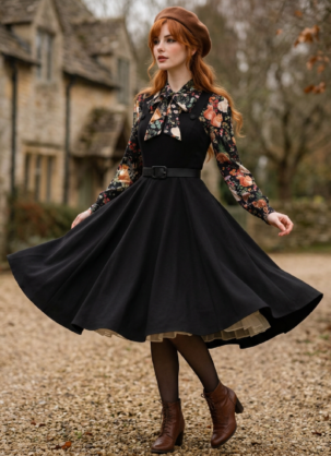 Schwarzes Damen Latzkleid Schürzenkleid Trägerkleid Marah - Vintage Damenkleid mit Cross-Over Trägern als Überkleid für Blusen von Forever Fifties Latzkleid Damen Schürzenkleid Damen Trägerkleid Damen Vintage Latzkleid 50er Jahre Kleid Pinafore Dress Damen Swing Kleid Schwarz Überkleid Damen Cross Over Träger Kleid Retro Damenkleid Tellerkleid Damen Herbstkleid Damen Winterkleid Vintage Forever Fifties Kleid Vintage Damenmode